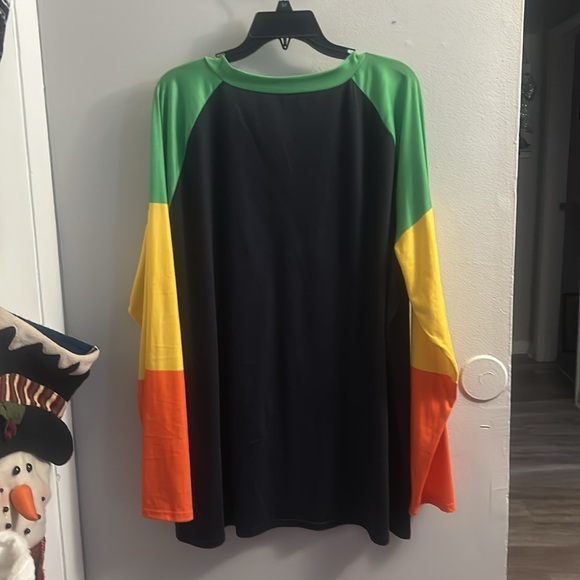 Plus size women’s long sleeve shirt - Picture 2 of 3